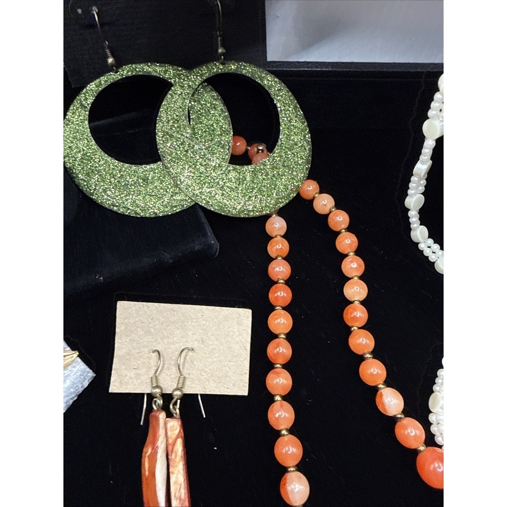 Vintage Lot of 11 Necklaces, Bracelets, Earrings - Picture 5 of 16